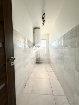 Reality KOMPLEX s.r.o. Vám ponúka na predaj rodinný dom v ob - 9