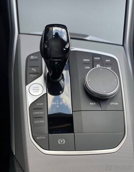 BMW Rad 3 320i A/T - 9