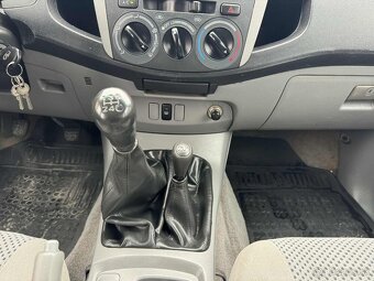 Predám Toyota Hilux 2.5, D-4D - 9