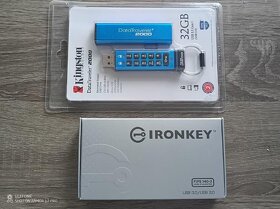 Kingston DataTraveler 2000 - Dátový trezor 256-bit X TS-AES - 9