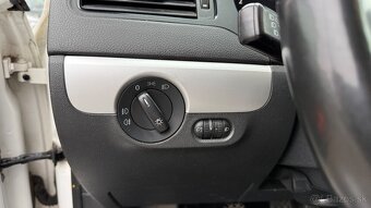 Volkswagen Jetta 1.6 TDI Comfortline - 9