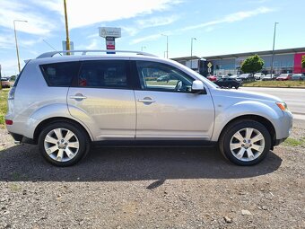 Mitsubishi Outlander 2.0 DI-D 7-miestne - 9