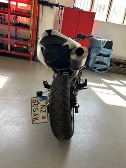 Honda HORNET 600 - 9