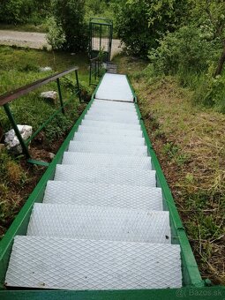 Udržiavaná záhrada s chatkou nad Bagroviskom – 448 m² - 9