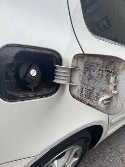 Škoda Octavia 1.2 TSI – rok 2010, benzín, 246 000 km - 9