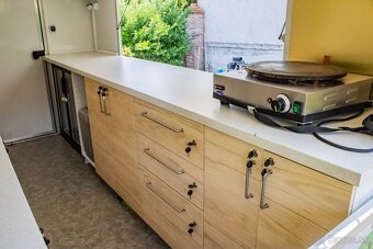 Unikol Pojazdná predajňa - komplet vybavenie - 9