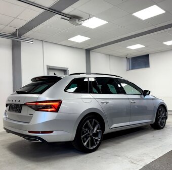 Skoda Superb Sportline 2.0TDI 147Kw 4x4 Black Packet/Matrix - 9