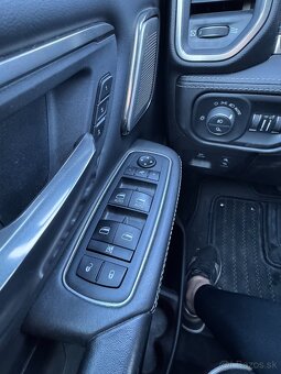 Dodge Ram, LIMITED, 2020, nehavarovaný - 9