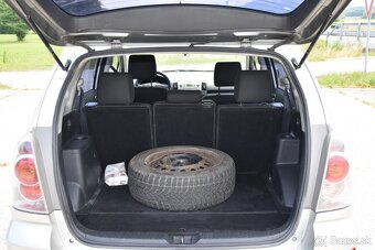 Toyota Corolla Verso 2.0 D-4D Base - 9