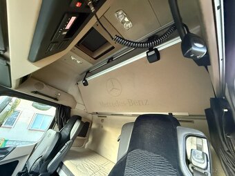 Mercedes-Benz Actros 1848 LowDeck Gigaspace - 9