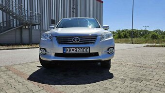Predám Toyotu RAV 4 2,2 Decat,110KW,4×4 - 9