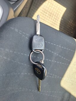 TOYOTA YARIS 1,3 BENZÍN AUTOMAT - 9