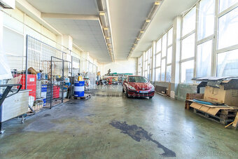 Bývalý autosalón s autoservisom pod jednou strechou na preda - 9