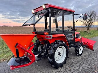 KUBOTA GL23 vyhřívaná kabina • radlice + sypa - 9