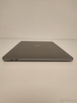 MacBook Pro 15" 2018 | i7 • 16GB • 256GB - 9