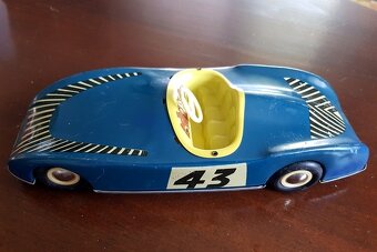 Staré hračky TATRA 603 a závodné auto ITES lietadlo akro - 9