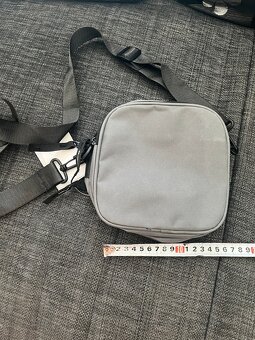Carhartt taška - šedá - 9
