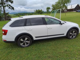 Predám Octavia scout - 9
