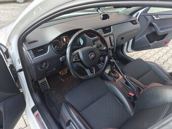 ŠKODA OCTAVIA RS COMBI DSG TDI - 9
