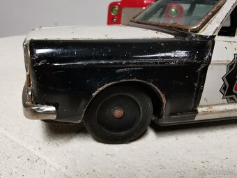 Plechové autíčko Volvo Policia - 9