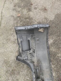 Audi A8 zadny naraznik - 9