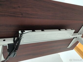 Elektrický výškovo nastaviteľný stôl Alza Ergo 140x80 cm - 9