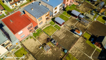 FINREA│5 izbový rodinný dom s garážou v tichej ulici - Záska - 9