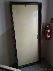Staré dvere zo zárubňou - 9