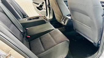 Volkswagen Passat Variant 2.0 TDI BMT Comfortline - 9