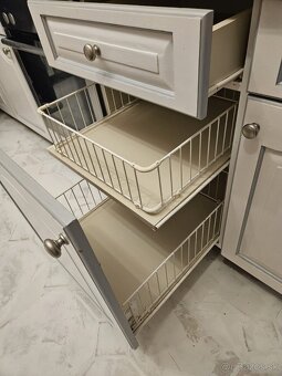 Masívna kuchynská linka z Nemecka so spotrebičmi - 9