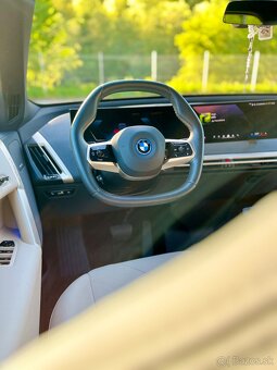 BMW iX 40 - 9