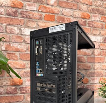Ryzen 5 1600 AF\16GB\GTX 1080 Ti\SSD\750W Zdroj - 9
