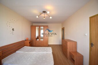 EXKLUZÍVNE Priestranný 2-izbový byt s balkónom v centre Gala - 9