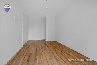 NA PREDAJ Slnečný 2-izbák s veľkým balkónom v Jarabinkách - 9