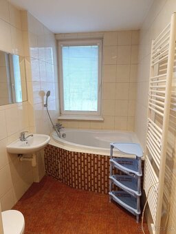 na prenájom pekný 3-izbový byt vo výbornej tichej lokalite - 9