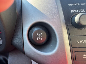 Toyota RAV4 2.2 D-4D AKONTACIA OD 0% - 9