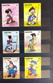 Poštové známky + album - 9