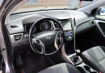 Hyundai i30 CW 1.6i CRDi 16V DOHC Comfort - 9