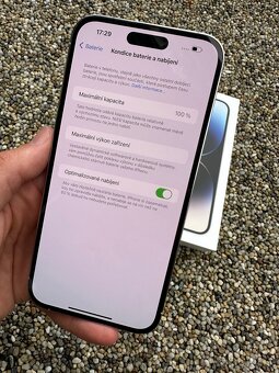 iPhone 14 Pro - baterie 100% - 9