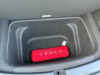 Tesla Model Y Long Range All-Wheel Drive - 9