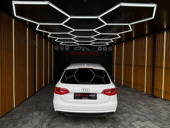 Audi A4 Avant 2.0 TDI S-LINE - 9