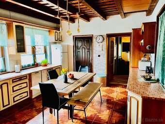 VÝNIMOČNÝ rodinný dom 1 100 m2 PO, Svinia - 9