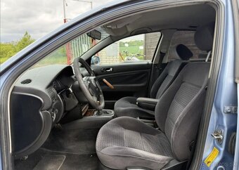 Volkswagen Passat 1,9 TDI 81kW TAŽNÉ EKO.UHRAZEN nafta - 9