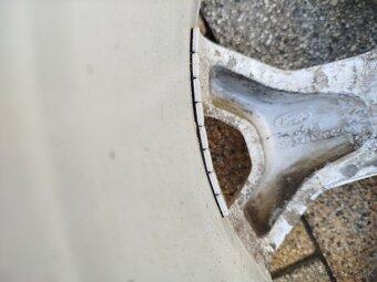 Elektróny Ford 5108, r 17 predám. - 9