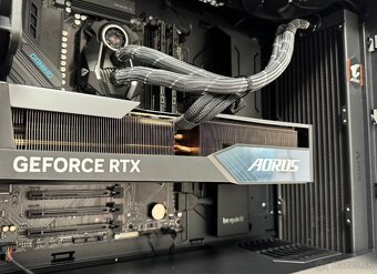 Ryzen 9 9950X3D\96GB\RTX 4070Ti\SSD\1000W Zdroj - 9