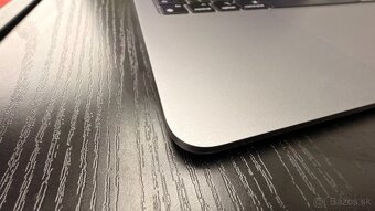 Predám Macbook Air M2 16GB RAM, 512SSD, vadný dislej - 9