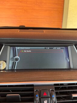 Predám BMW RAD 5 GT 535d xDrive - 9