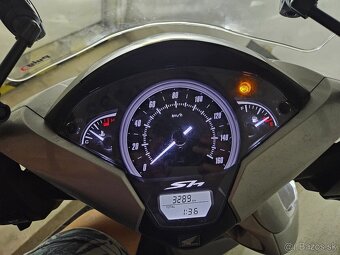 Honda SH125i ABS, 3300km, keyless, LED svetlá, plexi, kufor - 9