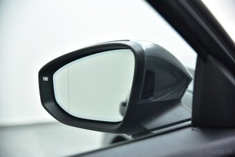 Superb Combi 2.0 TDI Laurin&Klement DSG, FullLED, Panorama - 9