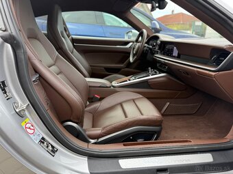 Porsche 911 Carrera 992 - 9